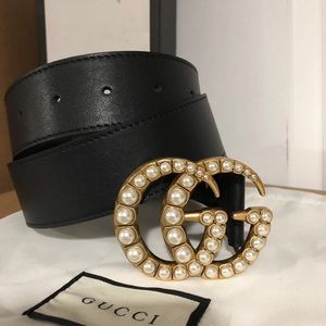 ✨Authentic Black Gucci Belt pearl Buckle!!